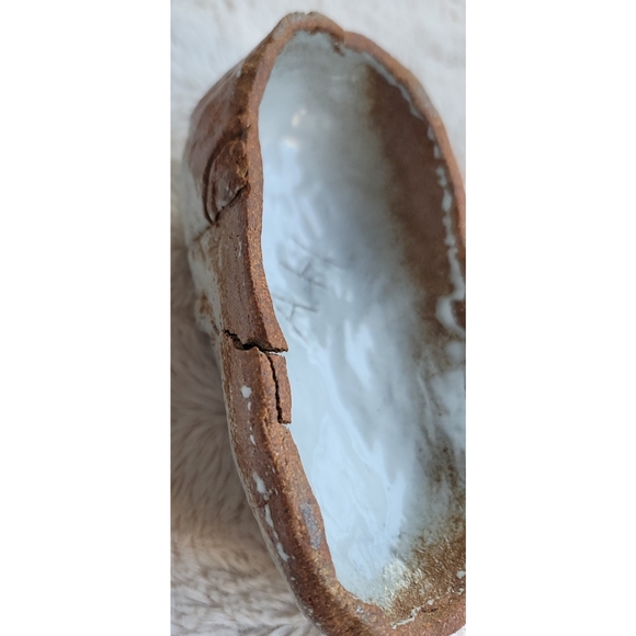 Red clay with white glaze pottery face - Picture 12 of 16